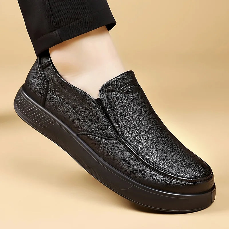 2026 New Designer Solid Color Leather Shoes for Men Soft Sole Fashion Loafers Man Spring Summer Autumn Business Casual Shoe Male